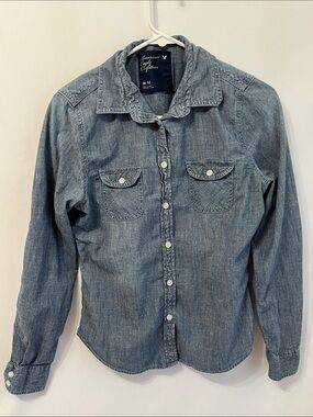 American Eagle Outfitters Women’s Button-Down Shirt in Washed Blue